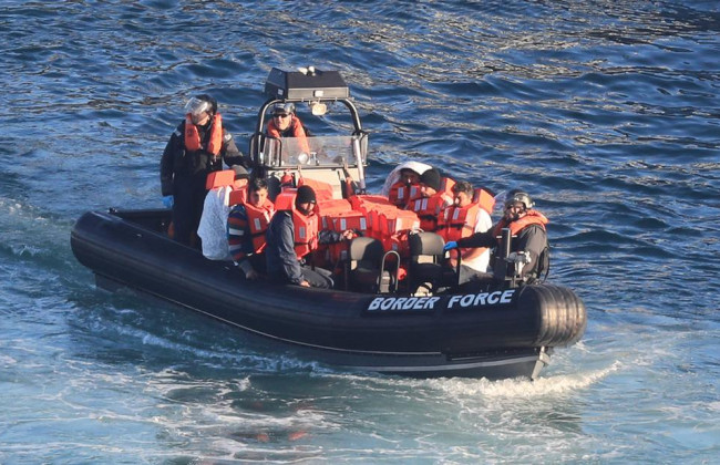 Бежали от войны: в водах Франции перевернулась лодка с мигрантами, погибли пять человек