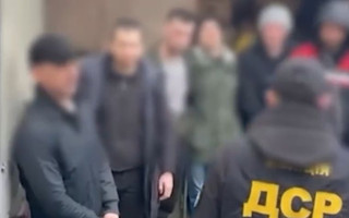 Зарабатывали миллионы на подпольном производстве «элитного» алкоголя: будут судить злоумышленников