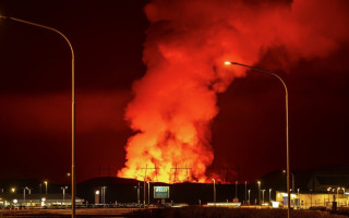 В Ісландії сталося виверження вулкана: лава наблизилася до будинків