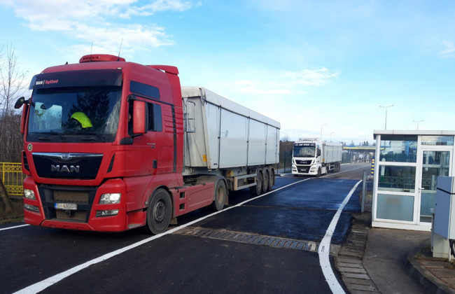 Румынские протестующие заблокировали движение грузовиков на двух пунктах пропуска