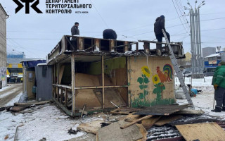 У Києві демонтують незаконні МАФи