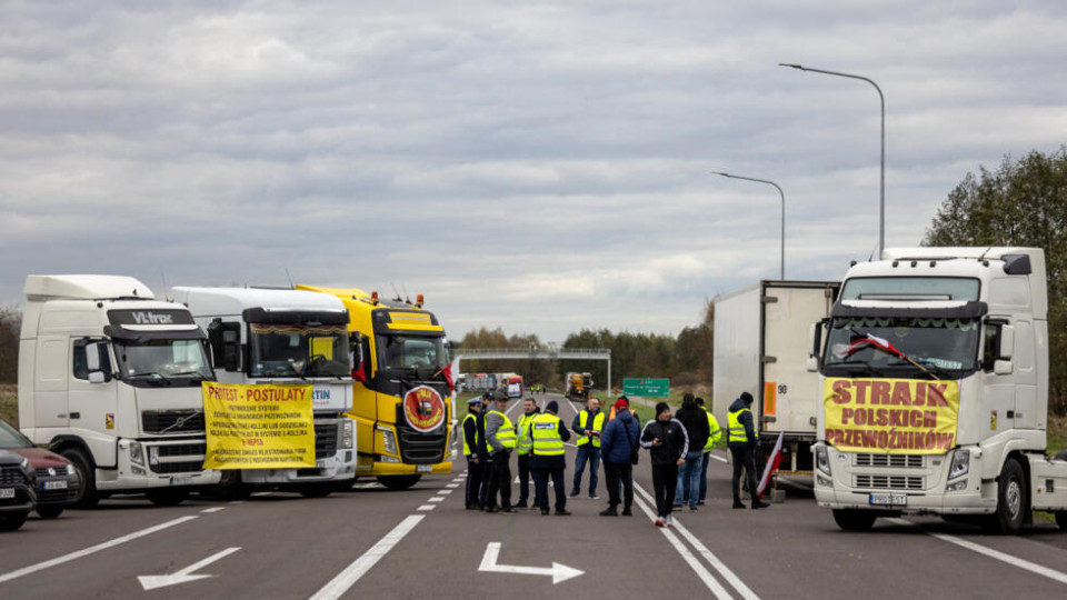 Польські перевізники домовилися з урядом і призупиняють протест на кордоні: дата і час