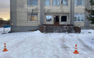 В Тернопольской области неизвестные подорвали двери сельсовета, фото