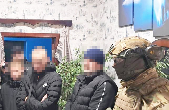 Воровали деньги с банковских счетов людей: на Житомирщине заключенные организовали мошеннический колл-центр