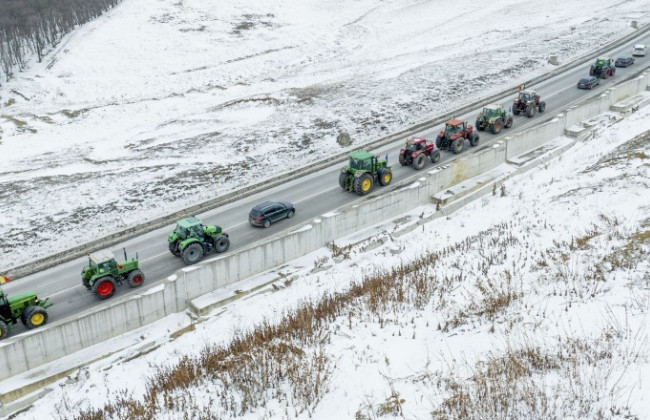 Правительство Румынии достигло соглашения с фермерами, которые блокировали границу с Украиной