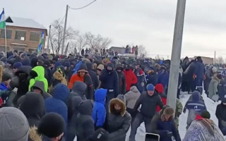 У російській Башкирії почалися протести через вирок активісту, який закликав місцевих не їхати на війну, відео