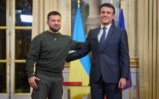 Эммануэль Макрон приедет в Украину: обещает гарантии безопасности и десятки ракет Scalp