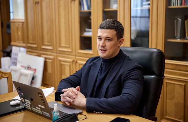 Среди чиновников, получающих зарплаты при поддержке США, проведут опрос в Дії, - Михаил Федоров