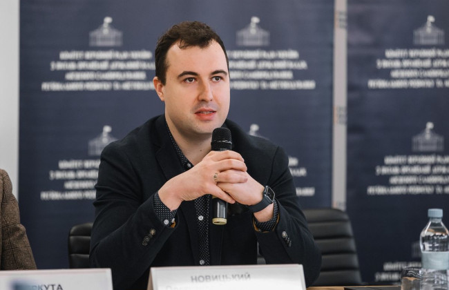 Ні заощаджень, ні рахунків, – як декларував свої статки кандидат на голову НАЗК Олександр Новицький, який сам працював у НАЗК