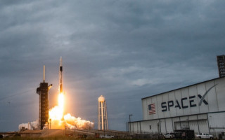 SpaceX отправила туристов на две недели на Международную космическую станцию