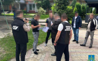 За почти $5 тысяч убеждал удерживаемого вытащить из СИЗО: будут судить адвоката