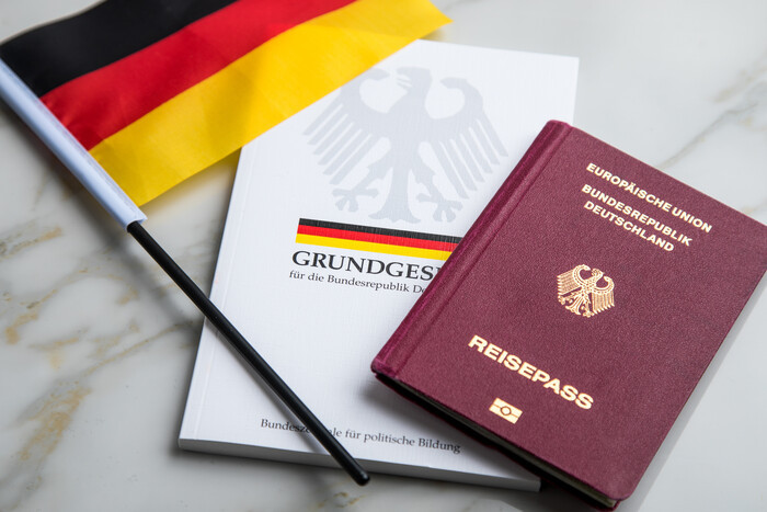 Германия упростила условия получения гражданства: подробности