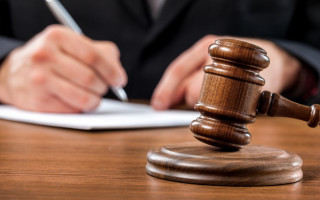 Повернення адміністративних матеріалів на доопрацювання органу, який склав протокол, на стадії апеляційного провадження справи законодавством не передбачено, — суд