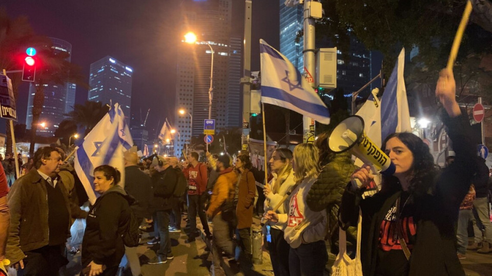 В Израиле прошли массовые протесты: митингующие требуют отставки премьера Нетаньяху, прекращения войны и возвращения заложников