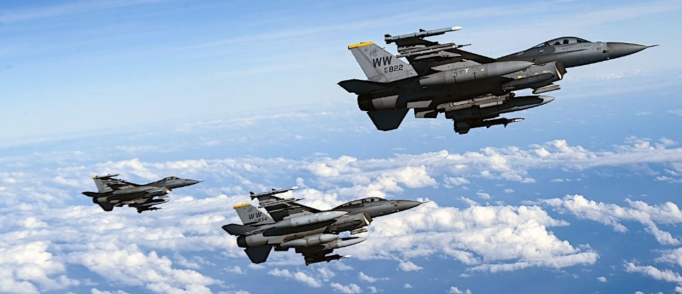Українські пілоти вже літають на винищувачах F-16, – Ігнат
