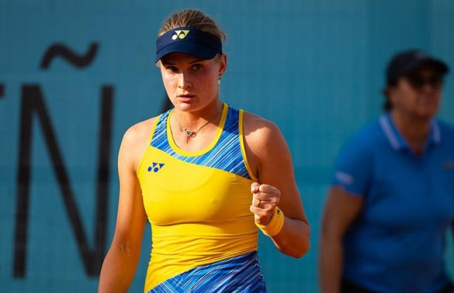 Украинская теннисистка Даяна Ястремская вышла в четвертьфинал Australian Open, обыграв белоруску Азаренко