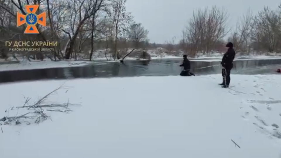 На Кировоградщине из водоема достали тело восьмилетнего ребенка