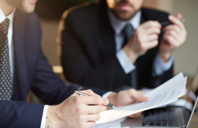 Верховный Суд ответил, могут ли расходы на правовую помощь быть распределены между страховой компанией и обвиняемым