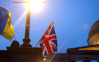 Велика Британія частково дозволила поїздки в західні області України