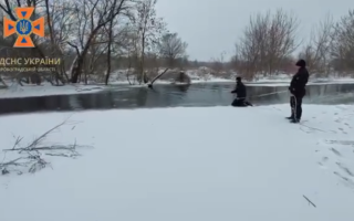 На Кіровоградщині з водойми дістали тіло восьмирічної дитини