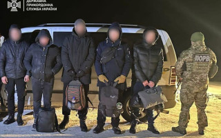 Від $2000 до $5000 в криптовалюті за перетин кордону: під Молдовою зупинили автобус із втікачами