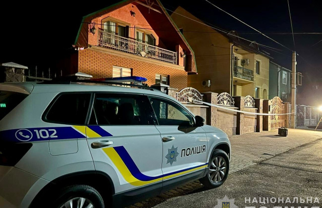 На Закарпатье неизвестный бросил гранату во двор депутата облсовета: полиция расследует преступление