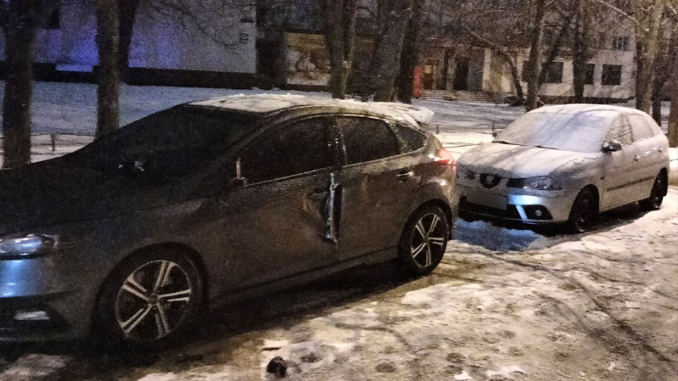 В Киеве водитель повредил сразу 6 припаркованных автомобилей