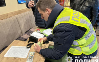 $9000 за виготовлення фіктивних документів для ухилянта: у Києві затримали лікаря