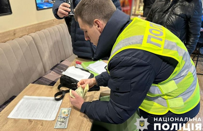 $9000 за изготовление фиктивных документов для уклониста: в Киеве задержали врача