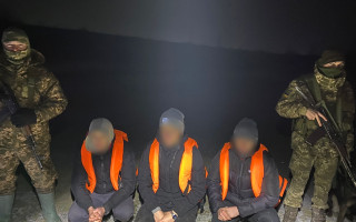 Прикордонники затримали групу підкорювачів Тису на шляху до Угорщини