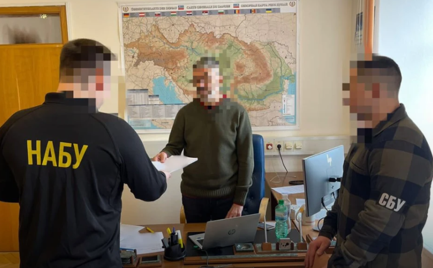 НАБУ и САП разоблачили лиц, завладевших 32 суднами ЧАО «Украинское Дунайское пароходство» и переделавших их в 12 барж