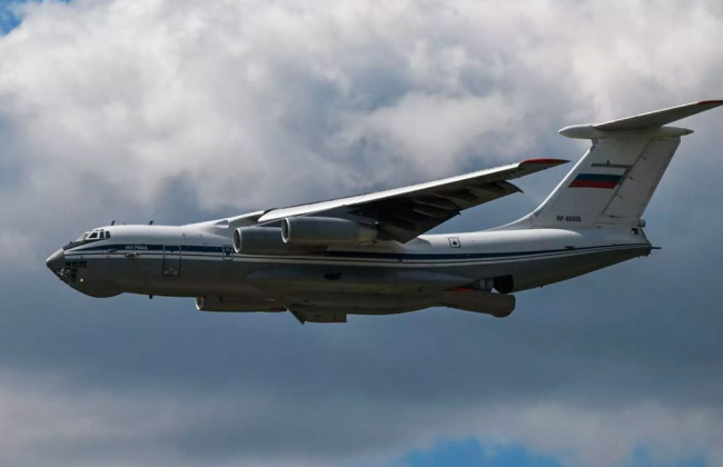 На борту Ил-76 должны быть российские VIP-персоны, но в последний момент им запретили садиться, – разведка