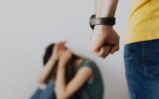 На Київщині суд покарав чоловіка, який намагався вбити 5-річного пасинка