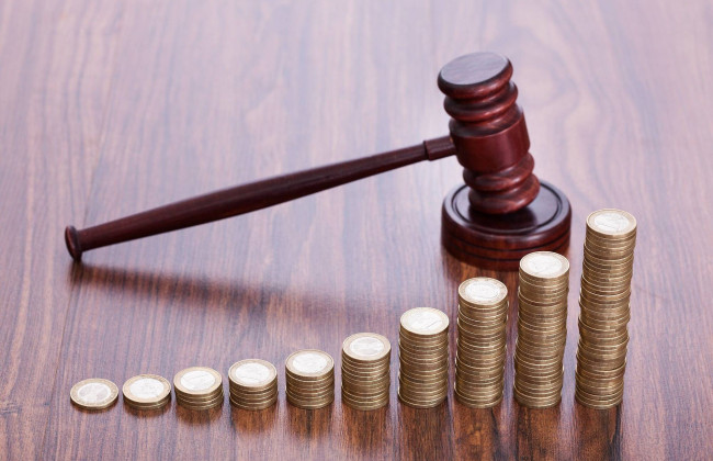 В Хмельницкой области мужчина с угрозами требовал, чтобы бывшая вернула ему деньги за цветы и косметику: чем закончилась история