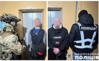 На Оболоні двоє чоловіків побили та пограбували киянина