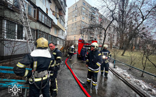 В Киеве в результате пожара в многоэтажке погиб человек