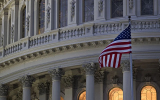 Сенат США одобрил компромисс для сдерживания потока мигрантов на границе, что разблокирует помощь Украине