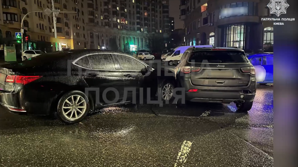 В Киеве водительница за вечер совершила три ДТП: видео от полиции
