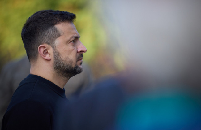 Президент подал декларации: доход Зеленского и его семьи в 2022 году уменьшился в три раза