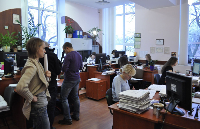 В 2023 году в Украине желающих уволиться с государственной службы было больше, чем желающих устроиться на госслужбу