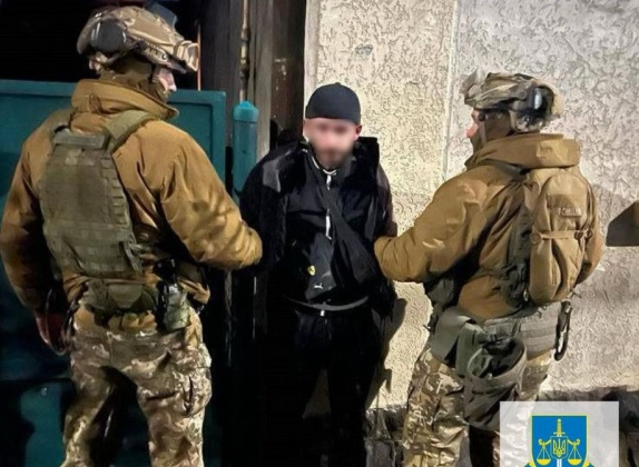 На Закарпатье задержали мужчину, который бросил гранату во двор депутата