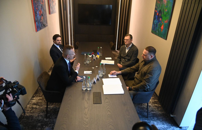 Глава МИД Венгрии Сийярто прибыл в Украину на переговоры с Ермаком и Кулебой