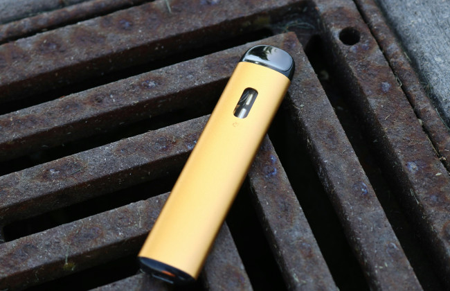 В Великобритании планируют полностью запретить одноразовые вейпы