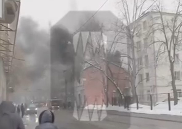 В москве в офисе КПРФ вспыхнул пожар из-за мусора: видео