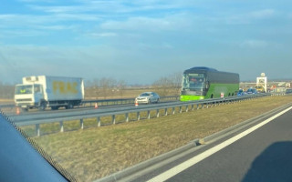 У Польщі український автобус з пасажирами потрапив у ДТП