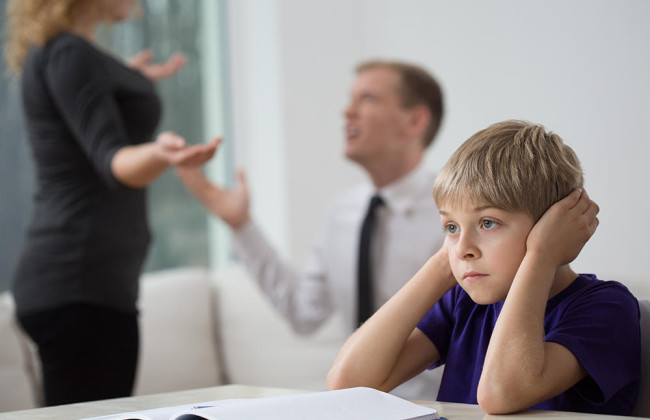 Основанием для уменьшения или увеличения размера алиментов является изменение материального или семейного положения их плательщика — суд