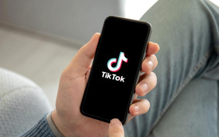 TikTok становится маркетплейсом: соцсеть тестирует функцию распознавания товаров на видео