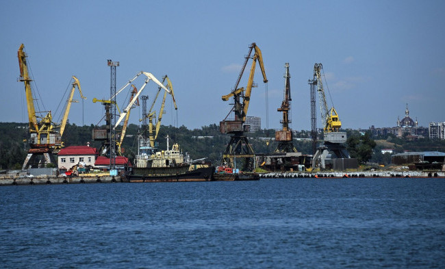 Оккупанты вывезли из Мариуполя более 140 тысяч тонн ворованного зерна и металла, — Центр транспортных стратегий