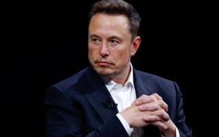 Суд штата Делавер отменил выплату $55 миллиардов Илону Маску от Tesla: миллиардер хочет перерегистрировать компанию в Техасе