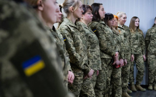 У ЗСУ вперше видали жіночі комплекти військової форми: фото